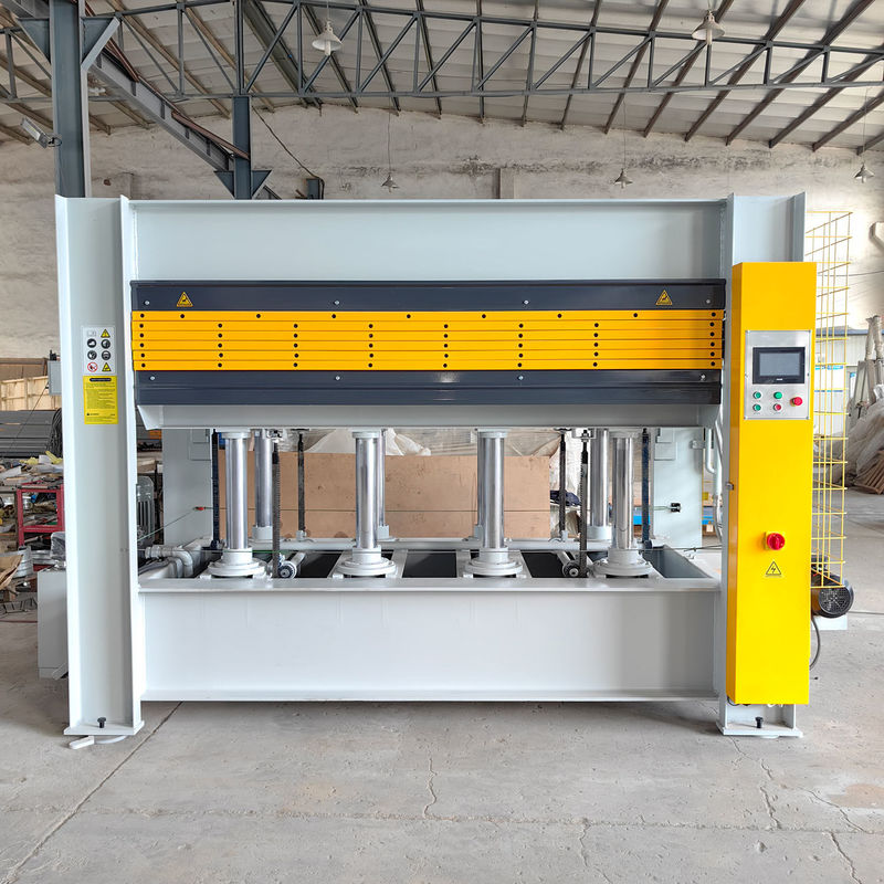Fácil de operar 5 capas de madera contrachapada MDF máquina de prensa en caliente de madera para la fabricación de puertas de madera