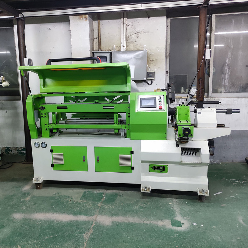 2700*1300*1400mm Maquina de torsión automática de alimentación de madera para grabado y torneado de madera