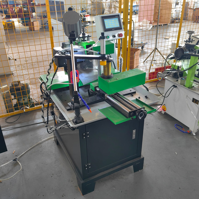 Máquina de rectificar hojas de sierra para la carpintería con cabeza de oscilación automática y engranaje de alta velocidad