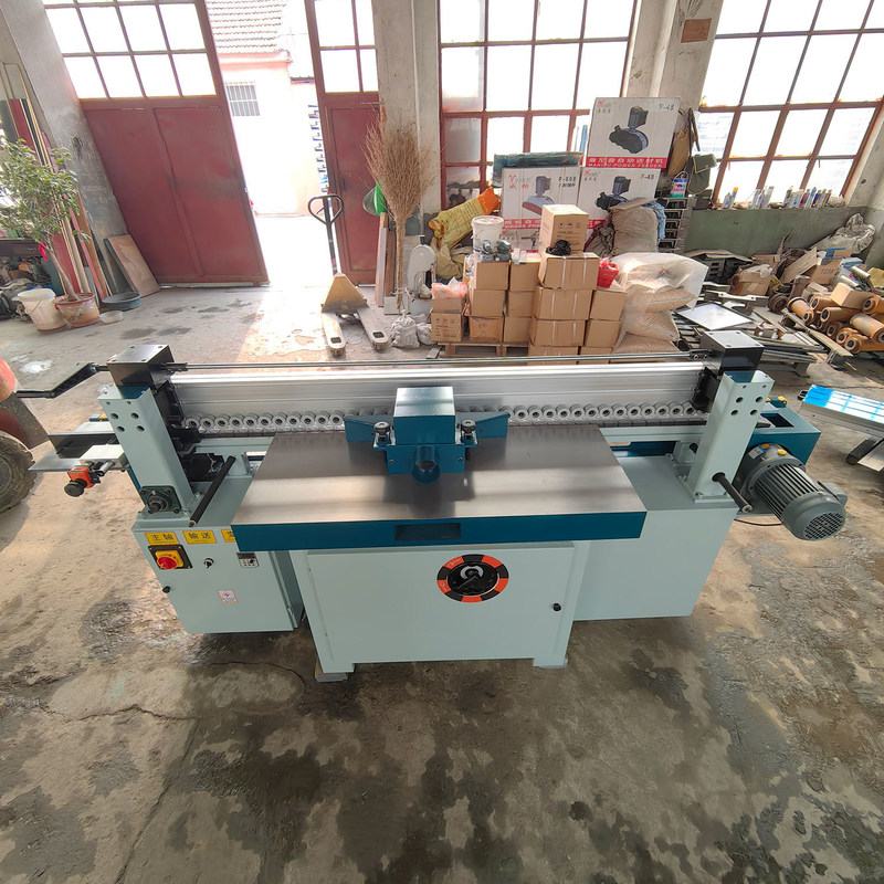 MX5117A Moldeador de tablero de madera con huso vertical Máquina automática de fresado para la madera